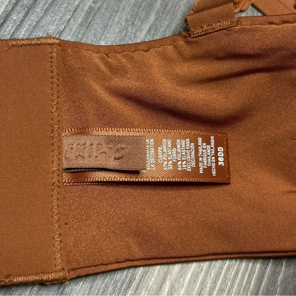 NWOT SKIMS No Show Molded Unlined Balconette - Picture 6 of 13